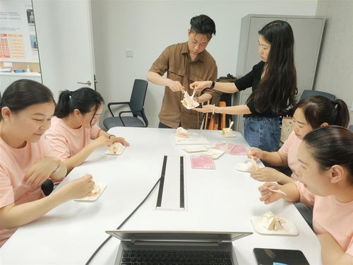 武漢一家員工制家政企業(yè)推出免費育嬰師培訓(xùn)，以去中介化模式革新家政服務(wù)